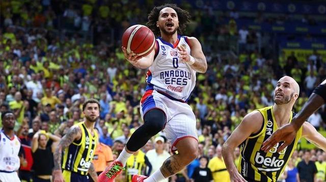 Anadolu Efes son saniye sayısıyla kazandı! Fenerbahçe Beko şampiyonluğu kaçırdı 640xauto