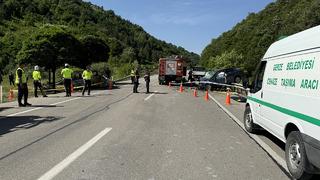 Sinop'ta sağlık personelinin bulunduğu araç kaza yaptı! 2'si doktor 4 kişi hayatını kaybetti