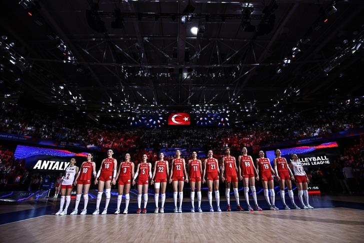 Voleybol Milletler Ligi (VNL) şampiyonu A Milli Kadın Voleybol Takımı, Milletler Ligi'nin üçüncü haftasında sahaya çıkacak. 18863195-728xauto