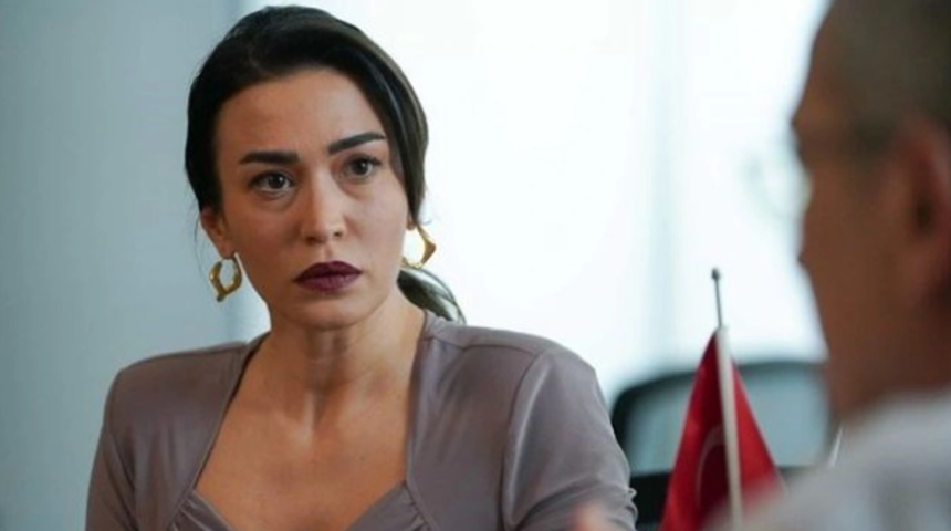 Değişimi çok konuşulmuştu! Bahar'ın Rengin'i Ecem Özkaya estetik iddialarına nokta koydu! 'Kırışıklıklarımdan memnunum'