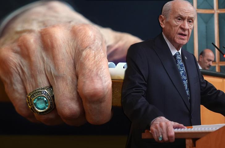 Bah&ccedil;eli&rsquo;nin taktığı y&uuml;z&uuml;kteki 'Allah bana yeter' mesajı g&uuml;ndem oldu! Herkes aynı yorumu yapıyor