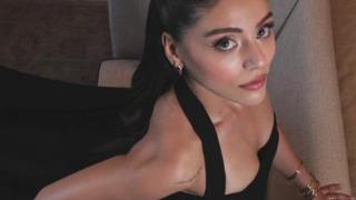 Kızılcık Şerbeti'nin yıldızı Sıla Türkoğlu dergi pozlarıyla dikkat çekti! Önce mayo, sonra uzun etek...