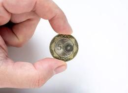 5 TL madeni parada şimdi de 'logo' tartışması: "Bu ülke sizin babanızın malı mı?"