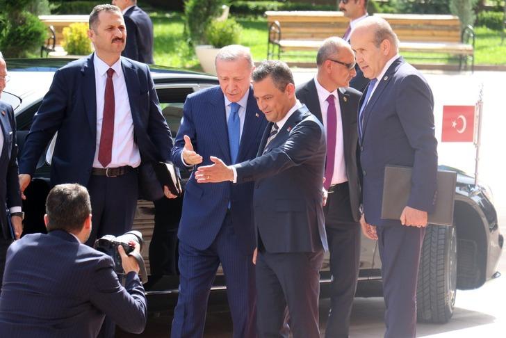 Son dakika | 18 yıl sonra ilk! Tüm gözler Erdoğan-Özel görüşmesine çevrilmişti: 1 saat 30 dakika sürdü G3