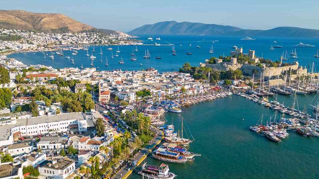 Bodrum pahalı' algısı var dediler ama plajlara giriş ücreti, hamburger ve lahmacun fiyatları dudak uçuklattı!