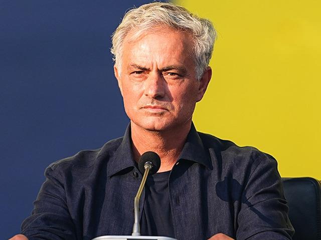 Jose Mourinho antrenmana bile çıkmadan biletlerini kesti!