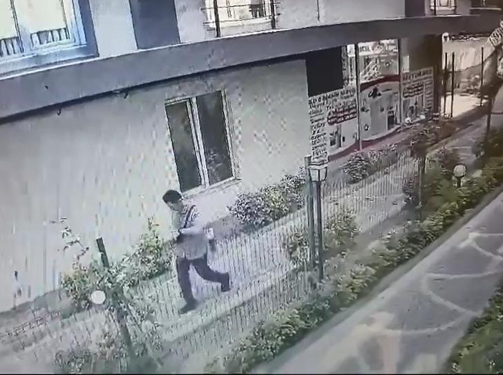 Canlı girdiği evden 11 saat sonra cesedi çıktı! Cansız bedeni denizde bulunan gencin son görüntüleri ortaya çıktı G2