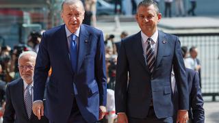 Kritik zirvede asgari ücrete zam masadaydı! Özgür Özel, Erdoğan'a talebini iletti