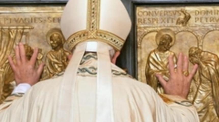 "Vatikan'da bir&ccedil;okları Papa'nın &ouml;lmesini istiyor"