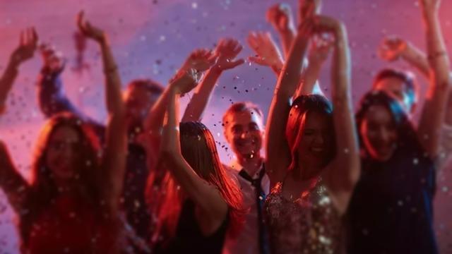 Konsere gideceklerdi! 'Damsız girilmez, loca zorunlu' dediler: 120 bin liralık ceza kesildi