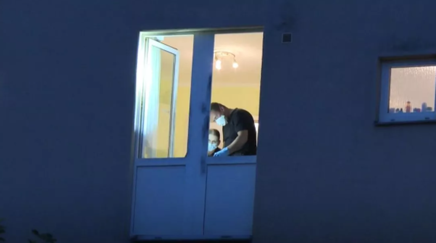 Cani anne kedi taşıma çantasına koyduğu 21 aylık bebeğini pencereden aşağıya attı! Ağlama sesini duyna komşular polise haber verdi