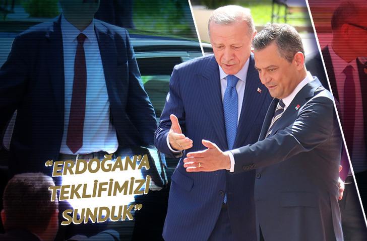 Recep Tayyip Erdoğan'a ekonomiyle ilgili sundukları teklifi paylaşan Özel'in açıklamasındaki 'Mehmet Şimşek' detayı da dikkat çekti. 18867108-728xauto