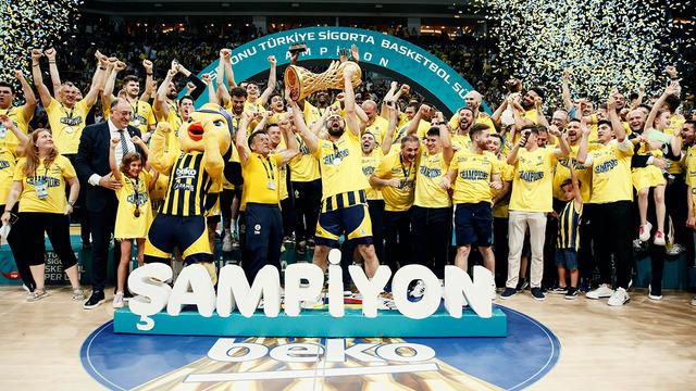 Fenerbahçe Beko 11. kez şampiyon! Anadolu Efes'i mağlup etti