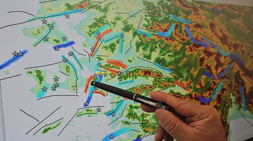 Yeni bir teknik kullanıldı! Bu deprem uyarısı çok farklı: ‘En yakın tehlike en yüksek risk bu bölgede!’
