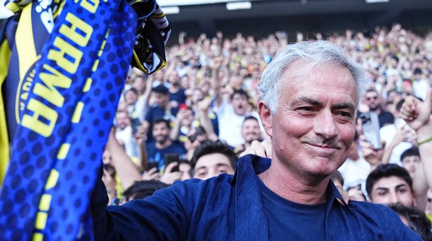 Fenerbahçe'de Mourinho'dan Lewandowski hamlesi! Yanına gidip yüz yüze görüşme gerçekleştirecek