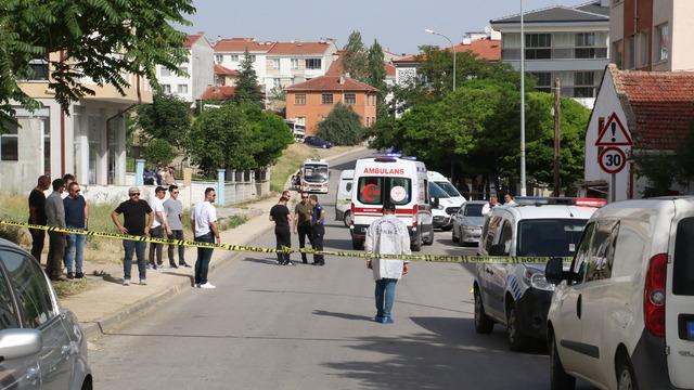 Kan donduran vahşet: Kızını ve torununu sokak ortasında katletti! Korkunç cinayetin nedeni ortaya çıktı