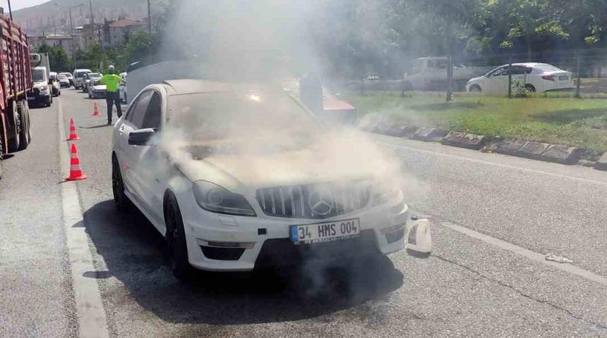 Elektrik arızasına 45 bin TL masraf yapmıştı! Lüks otomobil seyir halindeyken küle döndü