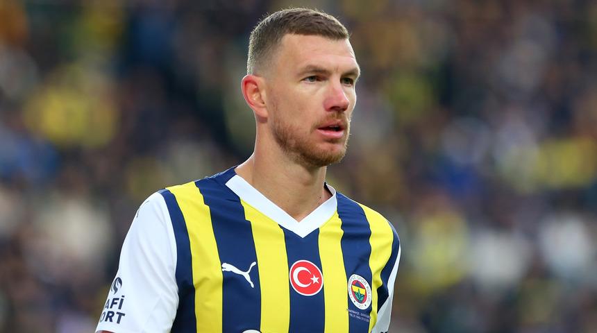 Edin Dzeko'dan kendisine 'Go Home' yazan taraftarlara engel!