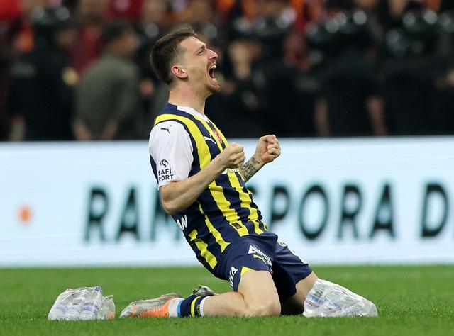 transfer-haberi-fenerbahceden-flas-mert-hakan-yandas-karari-1718194773489