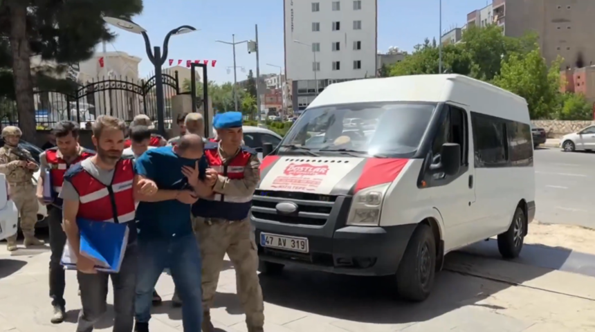 Hesaplarından servet &ccedil;ıktı! Siber su&ccedil;lulara operasyon: Yasa dışı bahisten &ccedil;evrimi&ccedil;i &ccedil;ocuk m&uuml;stehcenliğine...