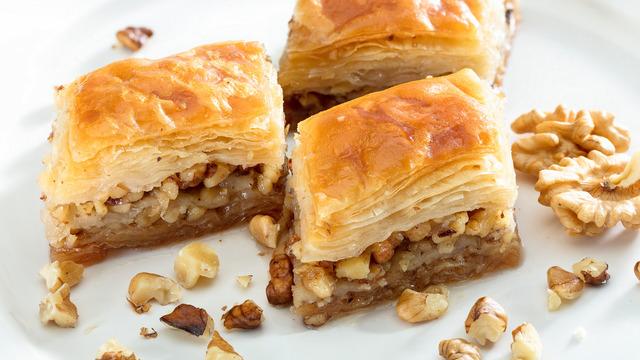 15 dakikada hazırlanan bayram baklavası tarifi! Hazır yufkadan kolay baklava nasıl yapılır? 