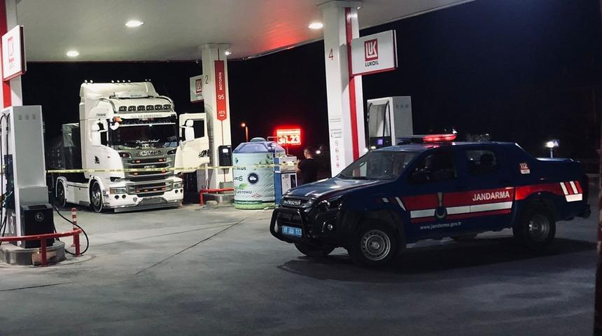 Düzce'de sürücüler arasındaki kavgada biri silahla vuruldu