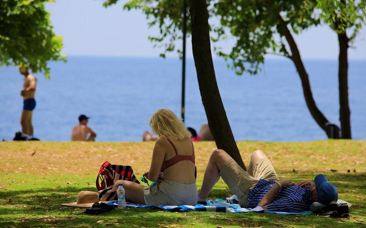 Termometreler 40'ın üzerine çıktı, uzmanı 'komaya kadar gidebilir' diyerek uyardı: Uyursanız uyanamayabilirsiniz! O saatlere dikkat G2