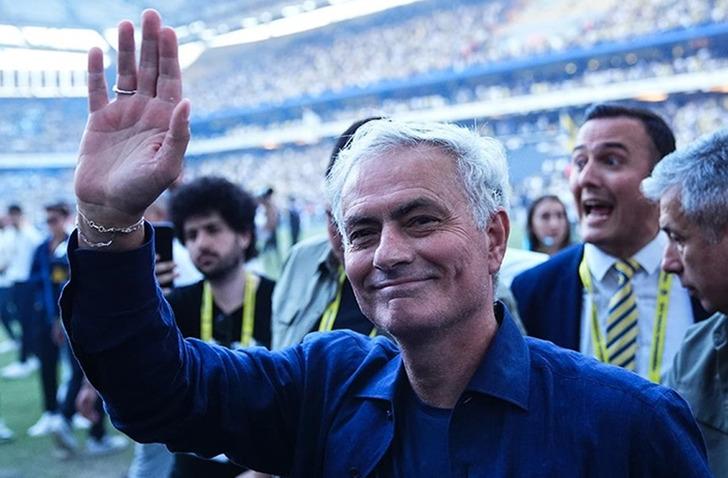 Yeni sezona 22 Haziran 2024 tarihinde teknik direktör Jose Mourinho yönetiminde başlayacak Fenerbahçe, Avusturya kampı çerçevesinde Admira Wacker, Hajduk Split ve Strasbourg takımları ile hazırlık maçı yapacak. 18872106-728xauto