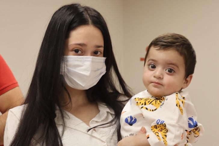 19'luk teyzeden yeğene hayat hediyesi! 'Geç kalınsaydı bebek kaybedilirdi'  G2