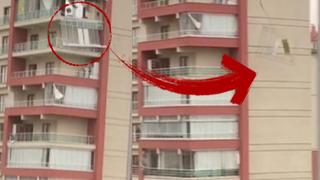 Konya'da fırtınanın hızı 90 km'yi buldu! Dairenin camekanı sokağa uçtu