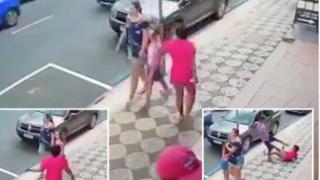 Sokakta skandal görüntüler! Yoldan geçen kadın annesiyle birlikte yürüyen kızın suratına tokat attı... Ortalık bir anda karıştı