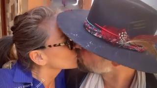 Eda Taşpınar en özel anını paylaştı! Sevgilisiyle dudak dudağa... 