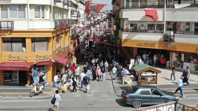 Ne Bodrum ne Çeşme ne Antalya... İstanbul boşaldı, o ilde sokaklar doldu taştı 'Bir yerden bir yere gitmekte zorlanıyoruz' 640xauto