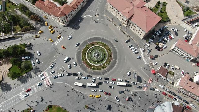 Ne Bodrum ne Çeşme ne Antalya... İstanbul boşaldı, o ilde sokaklar doldu taştı 'Bir yerden bir yere gitmekte zorlanıyoruz' 640xauto