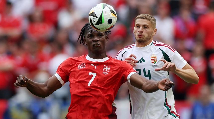 Tam 4 gol kaydedildi! Hakan Yakın'ın ekibi İsviçre Macaristan'ı 3-1 ile geçti