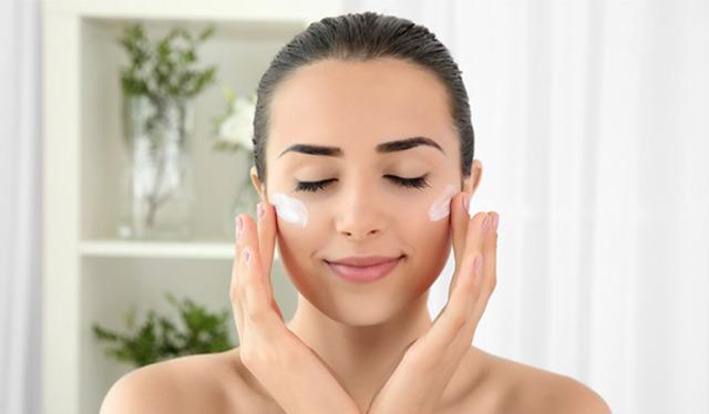 right-technique-to-apply-skincare-products_mobilehome