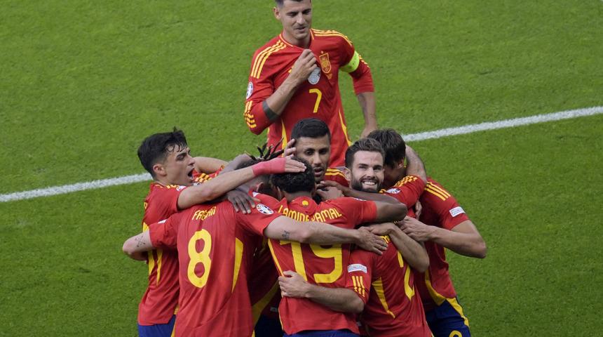 İspanya Hırvatistan'ı 3 golle geçti! Turnuvaya 3 puanla başladı