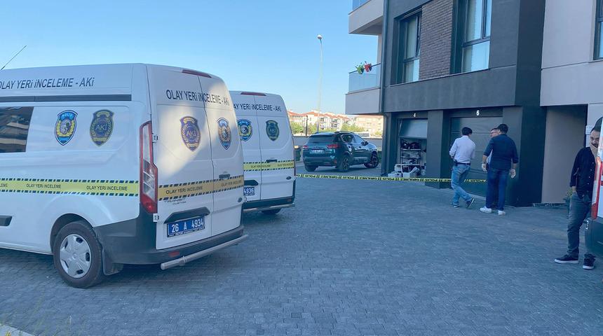 Eskişehir'de aile vahşeti! Eşini ve üvey kızını tabancayla öldürüp, kendini vurdu