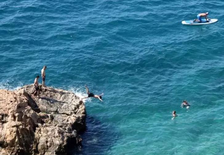 Sahillerde bayram yoğunluğu! Akın akın gelmeye devam ediyorlar, oteller tam kapasiteye ulaştı G1