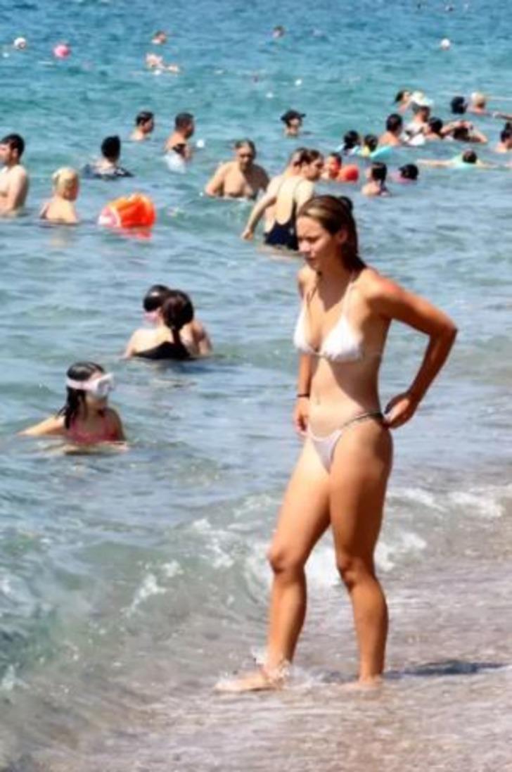 Sahillerde bayram yoğunluğu! Akın akın gelmeye devam ediyorlar, oteller tam kapasiteye ulaştı G2