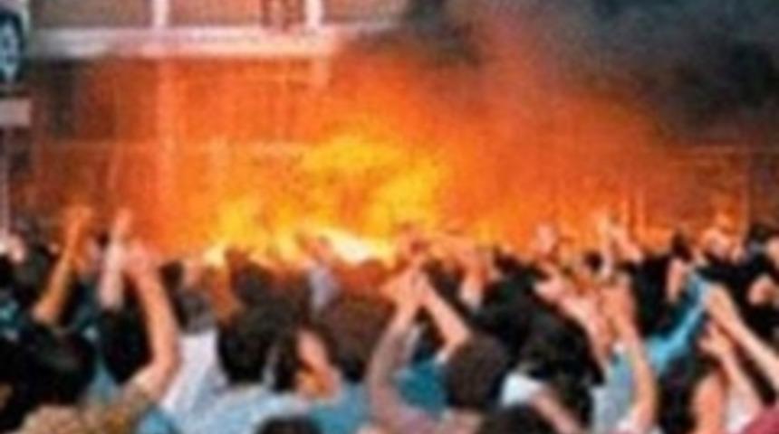 Sivas 1993: Madımak Oteli'nde ne oldu?