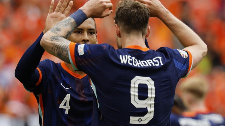 Hollanda'ya Polonya karşısında galibiyeti eski Beşiktaşlı Weghorst getirdi!