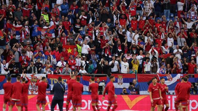 Kosova, EURO 2024'te mücadele eden Sırbistan'ı UEFA'ya şikayet etti! ''Futbol, şovenistlerin ve ırkçıların nefret söylemini teşvik etmesine hizmet etmemelidir''