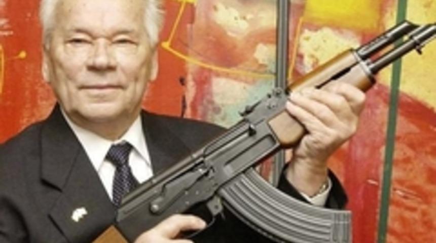 D&uuml;nyada her 35 kişiye bir Kalaşnikof d&uuml;ş&uuml;yor