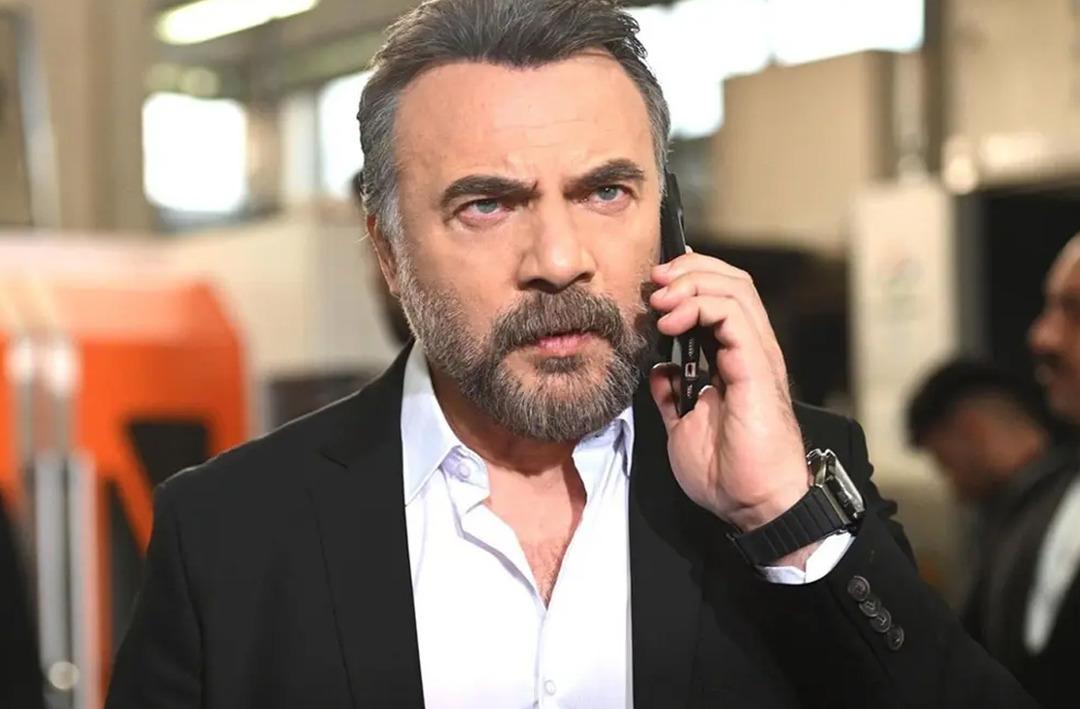 Oktay Kaynarca g&uuml;ndemden d&uuml;şm&uuml;yor! Altın Bozkurt &Ouml;d&uuml;l&uuml;'n&uuml; geri istediler! "Eli sopalı ağzı salyalı, değnek&ccedil;i yargısız infazcılar..."