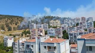 İzmir'de korkutan görüntü! Yerleşim yerlerine çok yakın noktadan alevler yükseliyor