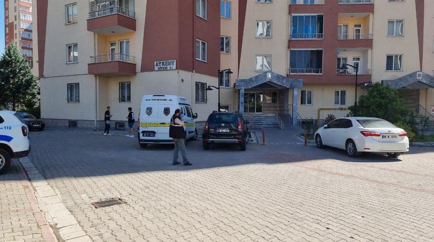 Anneannesine bayramlaşmaya gitmişti... 7 yaşındaki çocuk 9. kattan düşüp yaralandı