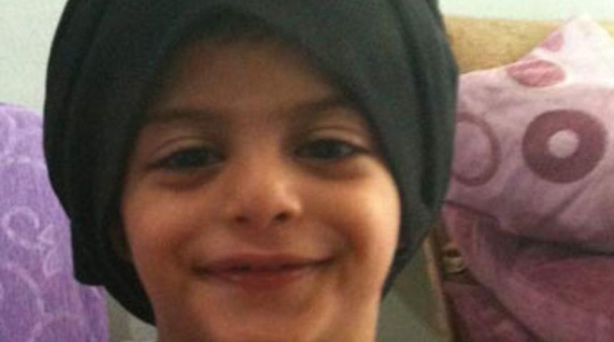 4 yaşındaki Pusat narkozdan &ouml;ld&uuml;