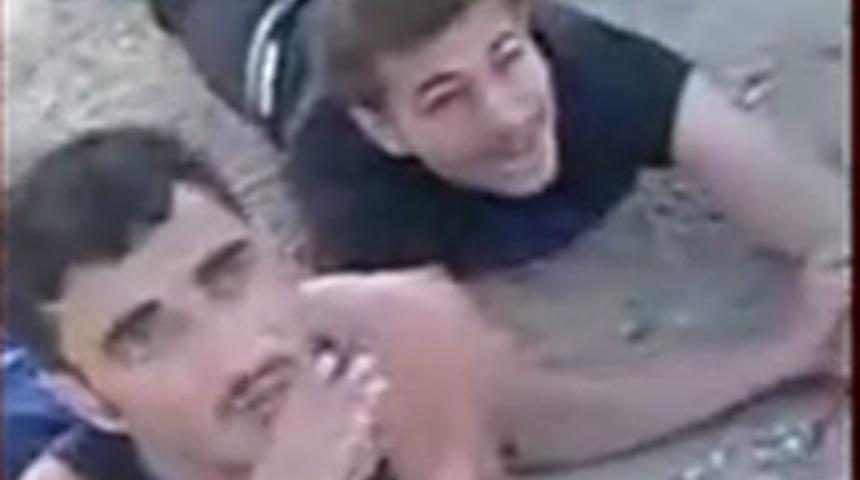 Suriye'den inanılmaz infaz g&ouml;r&uuml;nt&uuml;leri