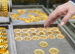 Kuyumcuların yeni hedefi belli oldu! Hem ons altın hem de gram altın tahmini: Önce yarın sonra yılsonunda yaşanacakları anlattılar